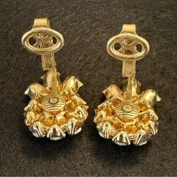 Crown Trifari Vintage Aurora Borealis Floral Clip On Earrings - Picture 8 of 10